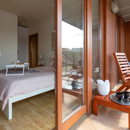 Sunny Penthouse Front Of Szimpla Kert Budapest