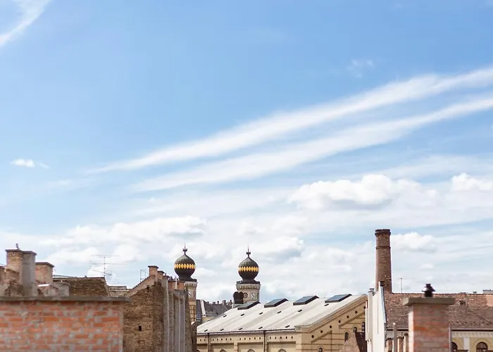Sunny Penthouse Front Of Szimpla Kert *