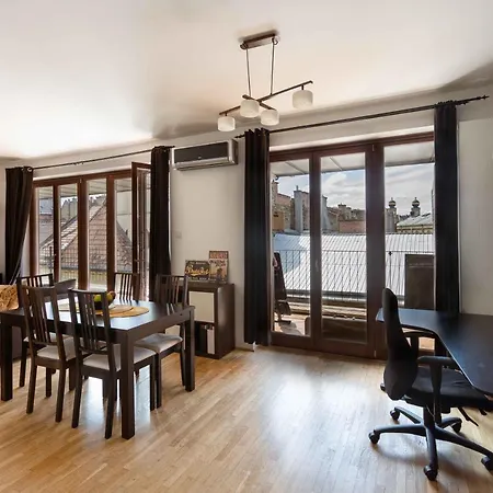 Apartment Sunny Penthouse Front Of Szimpla Kert *